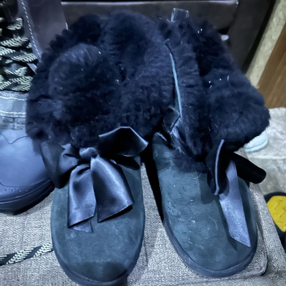 Gently used Ugg boots - Picture 1 of 3